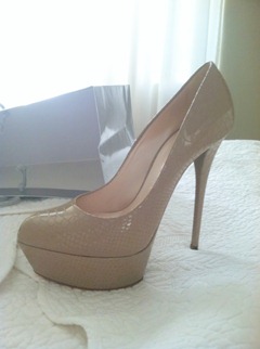 nude pumps
