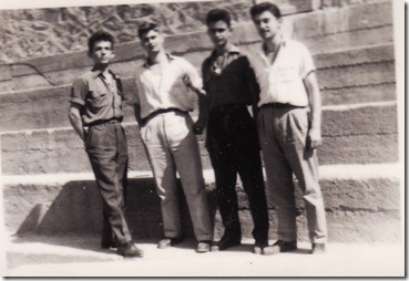 Σχολ.έτος  1957-58 , στις  κερκίδες  του  σχολείου Καπαρέλης Δημ. Μπήλιος Γ.Αποστολόπουλος Δ.Παπαγεωργίου Β.
