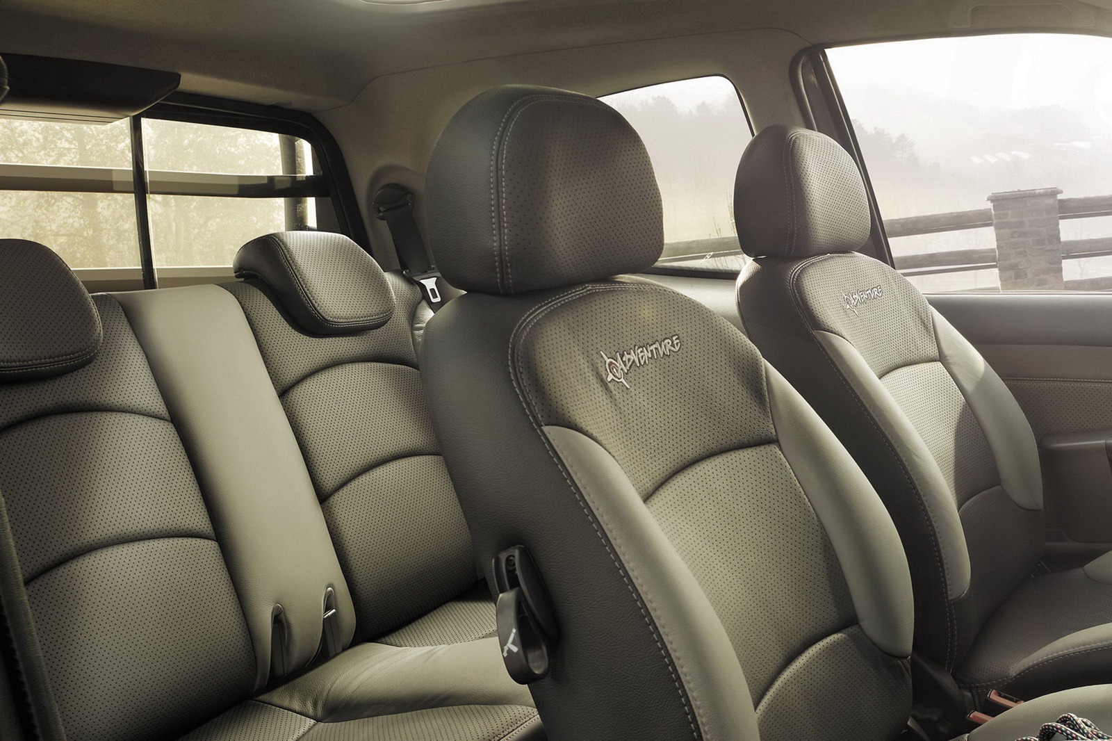 [2012-Fiat-Strada-16%255B2%255D%255B2%255D.jpg]