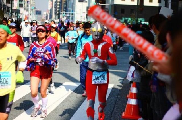 [tokyo-marathon-costumes-37%255B2%255D.jpg]