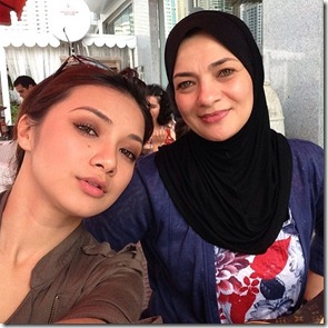 Gambar terkini Neelofa dan ibunya 3