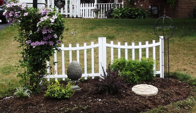 [landscaping%2520front%2520fence%2520004%255B3%255D.jpg]