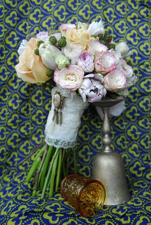 [vintage-bouquet_1-the-daily-petal5.jpg]