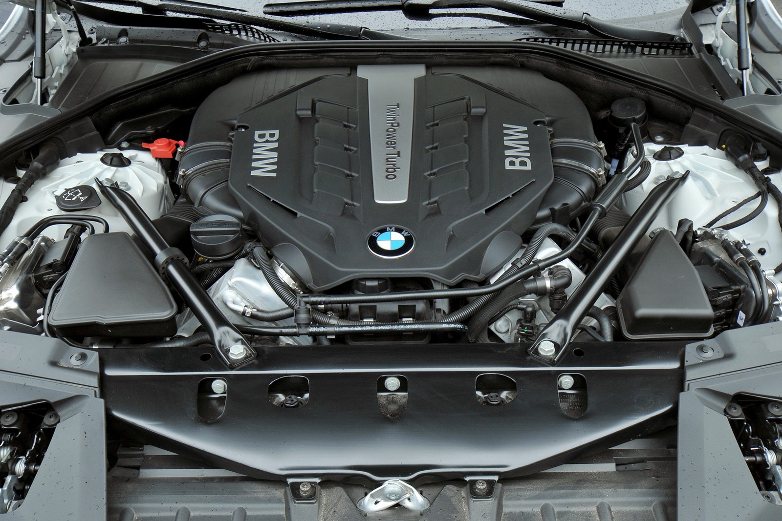 [2013-BMW-7-Series-46%255B5%255D.jpg]