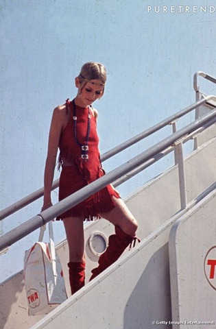 [14296-a-modelo-twiggy-e-seu-vestido-de-franjas-637x0-3%255B3%255D.jpg]