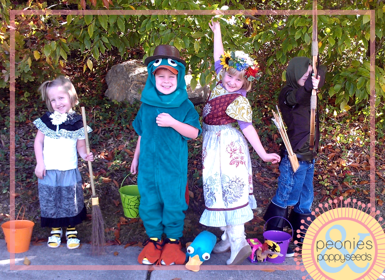 [DIY%2520Perry%2520the%2520Platypus%2520Halloween%2520costume%2520group%255B3%255D.png]