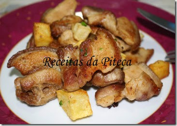 Entremeadas salteadas com batatas fritas-empratado