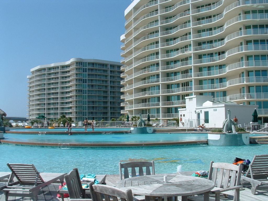 [16-Caribe-one-of-the-pools-Bob-takes.jpg]