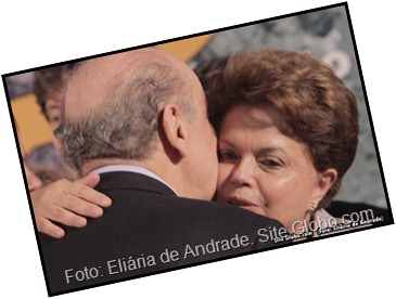 Foto: Eliária de Andrade. Site Globo.com 13_MHG_PAIS_DILMA_SERRA_BJOS