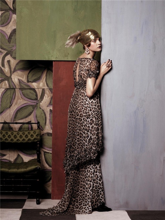 [Vogue_US_May_2007_2%255B4%255D.jpg]