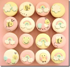 96 baby shower cupcake