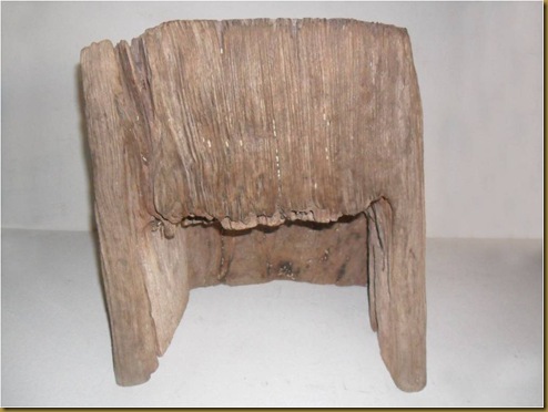 Dudukan kayu antik lubang Dudukan kayu antik lubang