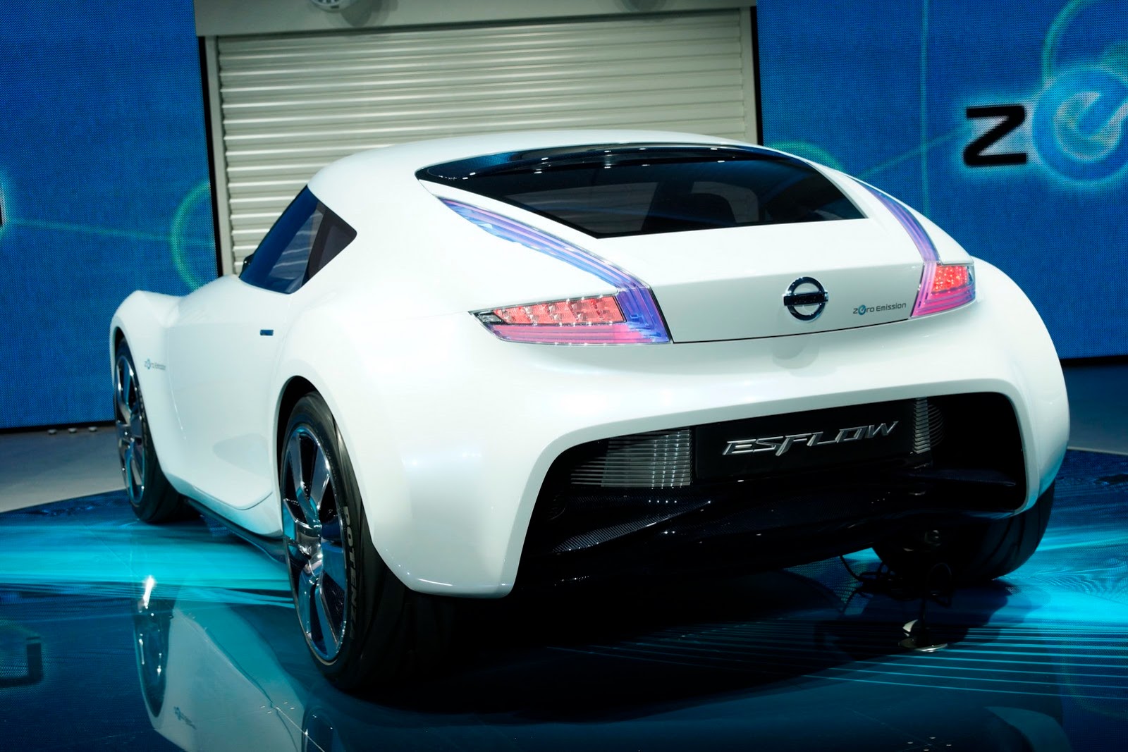 [Nissan-Esflow-Concept-2011-37%255B2%255D.jpg]