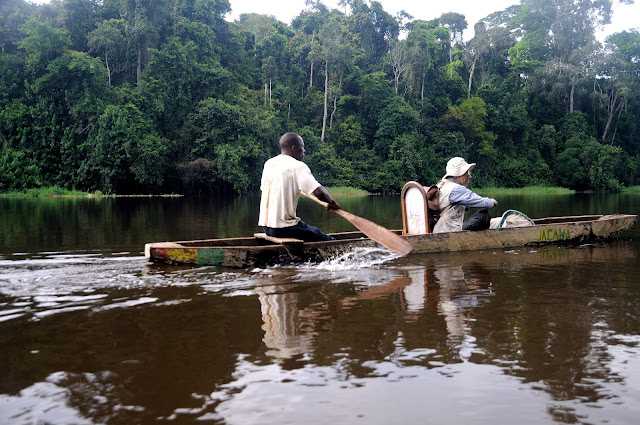 Sur la Nyong. Ebogo (Cameroun), 23 avril 2013. Photo : Daniel Milan