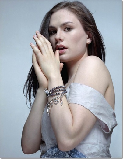 Anna-Paquin Anna-Paquin