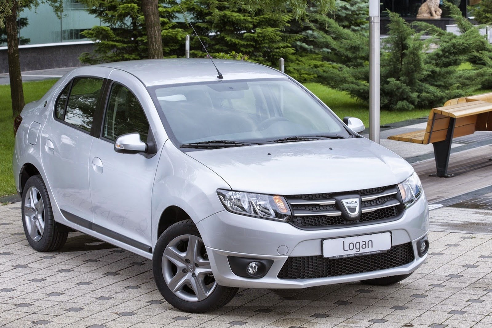[Dacia-Logan-10-years-special-edition-2%255B2%255D%255B2%255D.jpg]