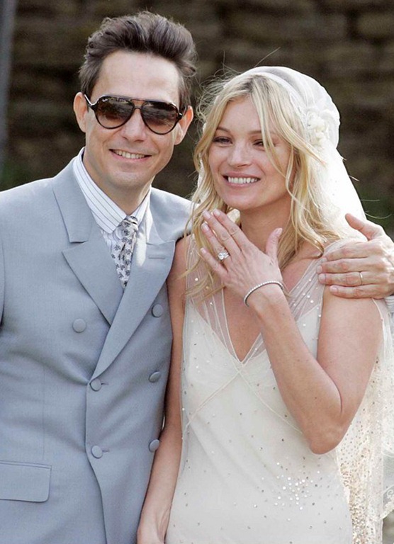 [kate-moss-jamie-hince-wedding-01%255B10%255D.jpg]