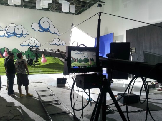 G-Dragon - Crayon - 2012 - Backstage - 05.jpg