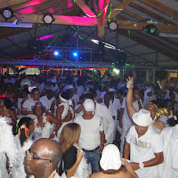 HABITS BLANCS POUR NUIT BLANCHE 2011