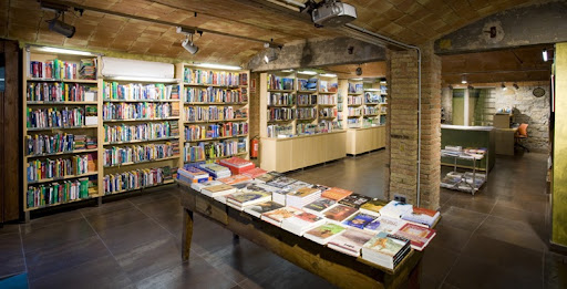 Muntanya de Llibres.jpg
