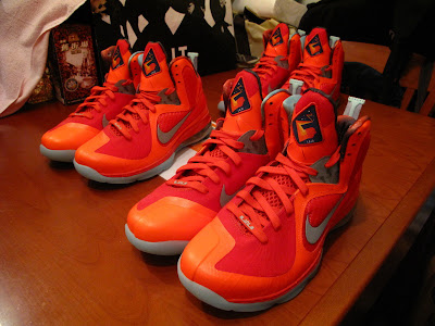 Your Nike LeBron 9 Galaxy Will Glow in the Dark! nike lebron 9 gr galaxy allstar 5 02 Your Nike LeBron 9 Galaxy Will Glow in the Dark!