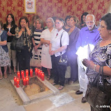 suor mounira tra la folla