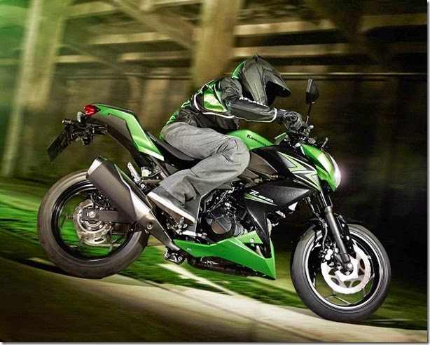 Mundo das motocicletas - Página 2 2015-Kawasaki-Z300-016_thumb