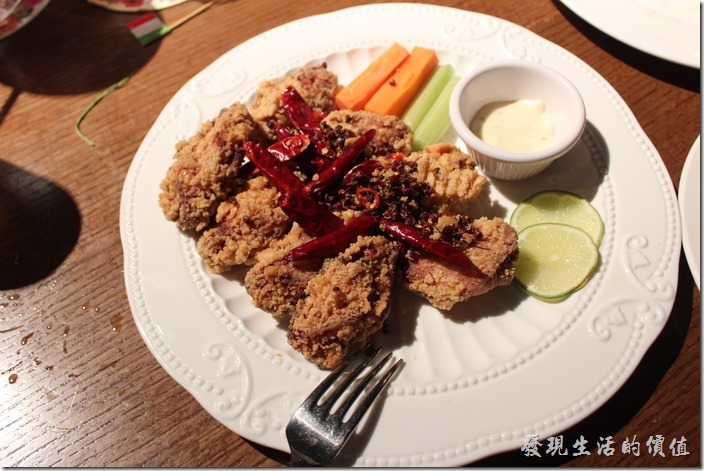 台北-美麗華金色三麥。單點，黃金麻辣雞翅。吃不下了，所以沒有碰。