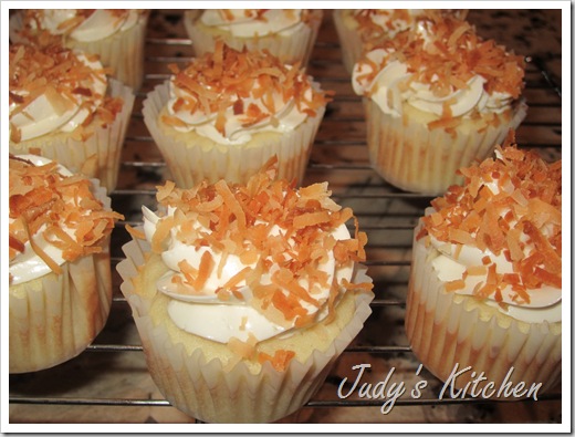 CI coconut cake cupcakes (2)