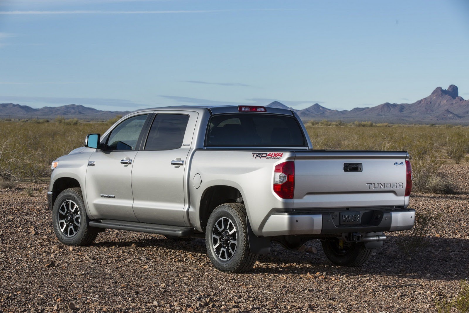 2014-Toyota-Tundra-13[2].jpg