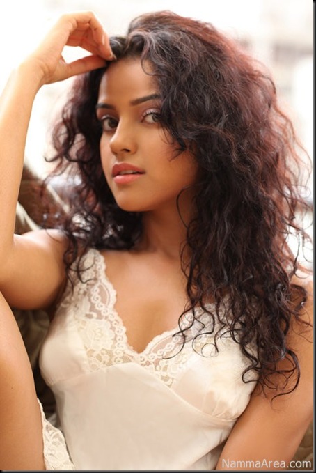 Pia-Bajpai-hot-latest-photoshoot-3