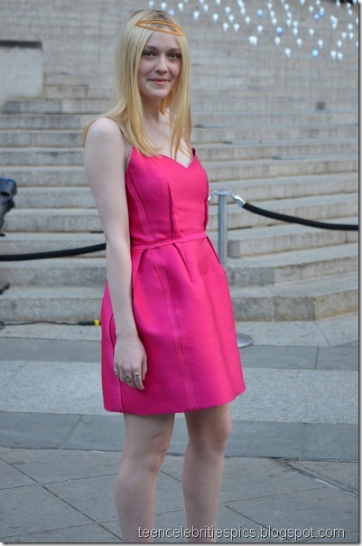 Dakota Fanning Hot In Pink Dress Pics 2