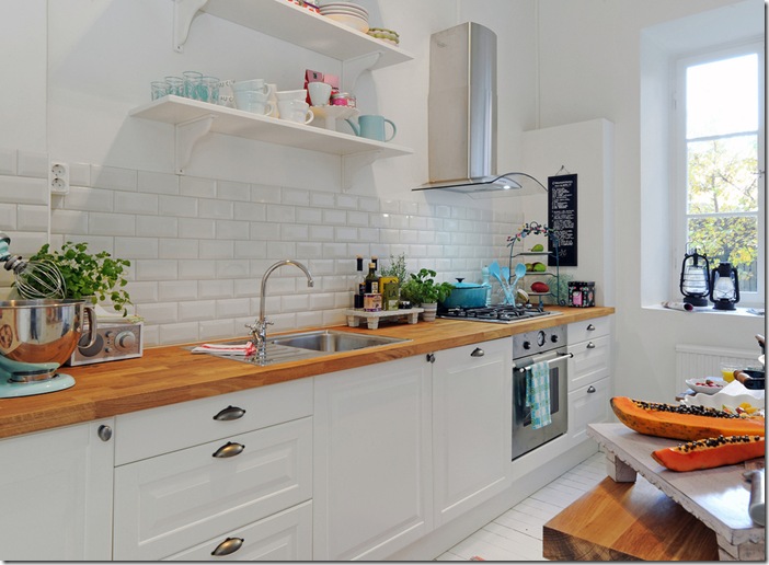 Tips for Keeping a Clean Kitchen Tips for keeping a clean kitchen.
