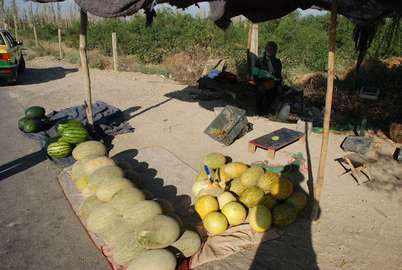 Hami - Etal melon et pasteque bord de la route