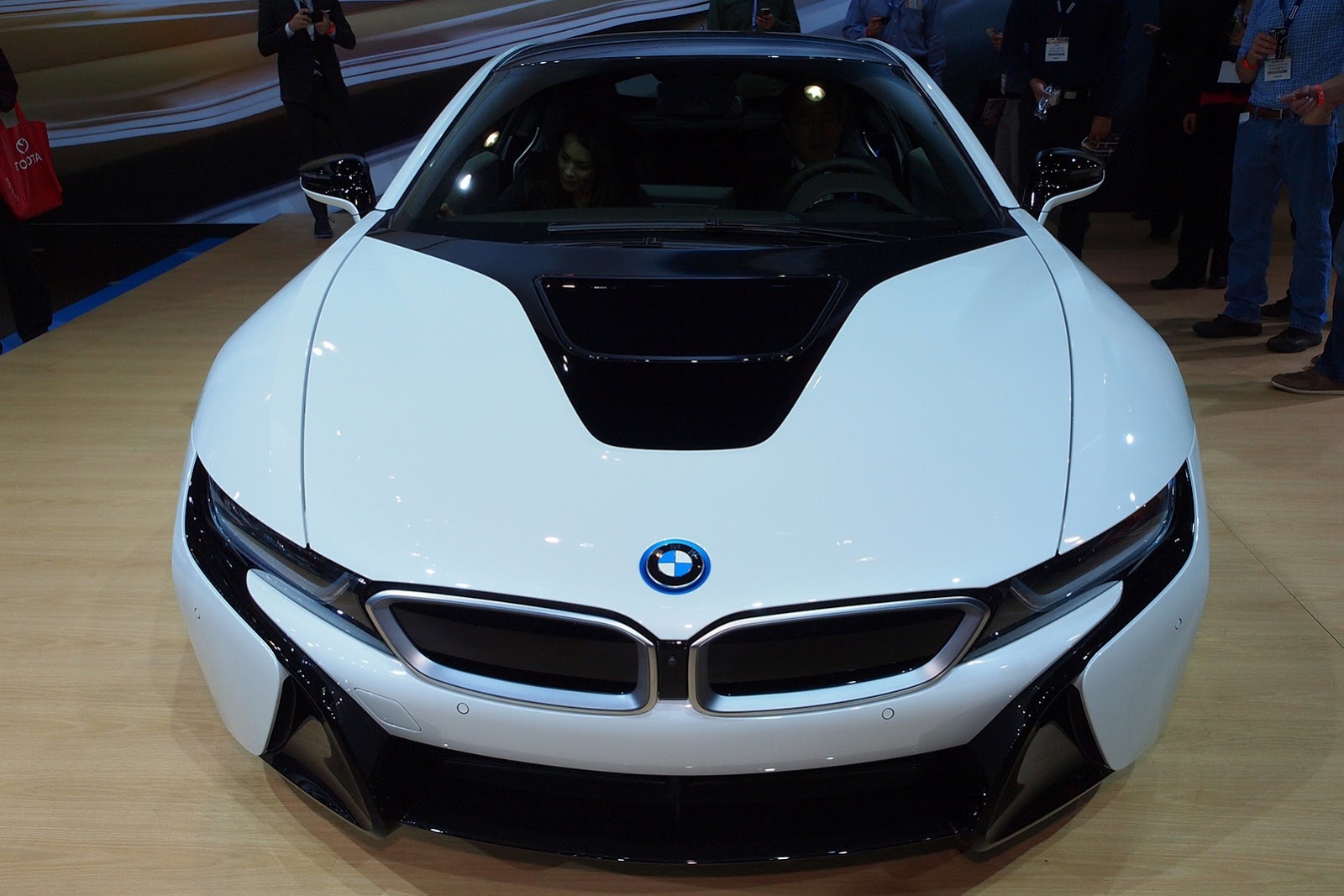 [BMW-i8-2013-LA-Auto-Show-1%255B2%255D.jpg]