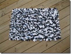 Repurposed T-Shirt Shag Mat Tutorial