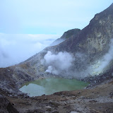 The crater lake and fumaroles on Sibayak (Daniel Quinn, August 2011)