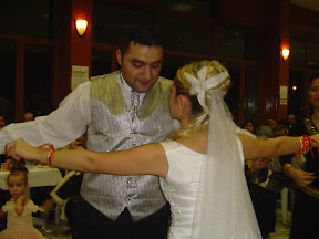 gelin ve damat göbek atıyor :)