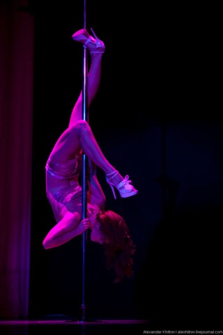 [russian-pole-dancing-competition-35%255B2%255D.jpg]
