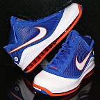Yet Another Hardwood Classic / New York Knicks Nike LeBron VII nike air max lebron 7 pe hardwood blue 1 02 Yet Another Hardwood Classic / New York Knicks Nike LeBron VII