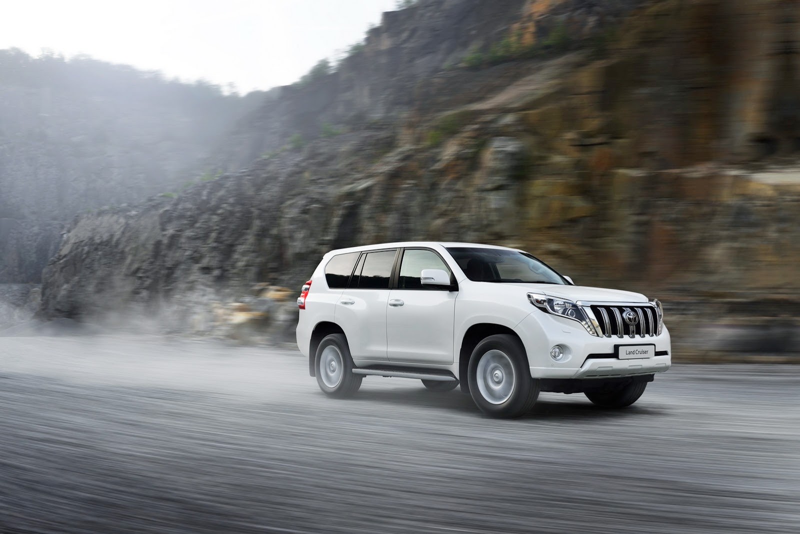 [2014-Toyota-Land-Cruiser-Prado-20%255B2%255D.jpg]