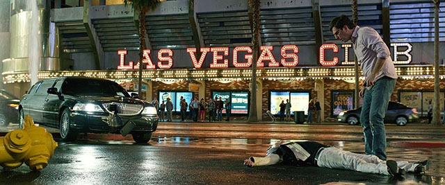 Másnaposok a Las Vegas Club előtt
