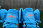 nike lebron 9 ps elite lebron pe china 3 04 Closer Look at Nike LeBron 9 P.S. Blue Flame and Tennis Balls PEs