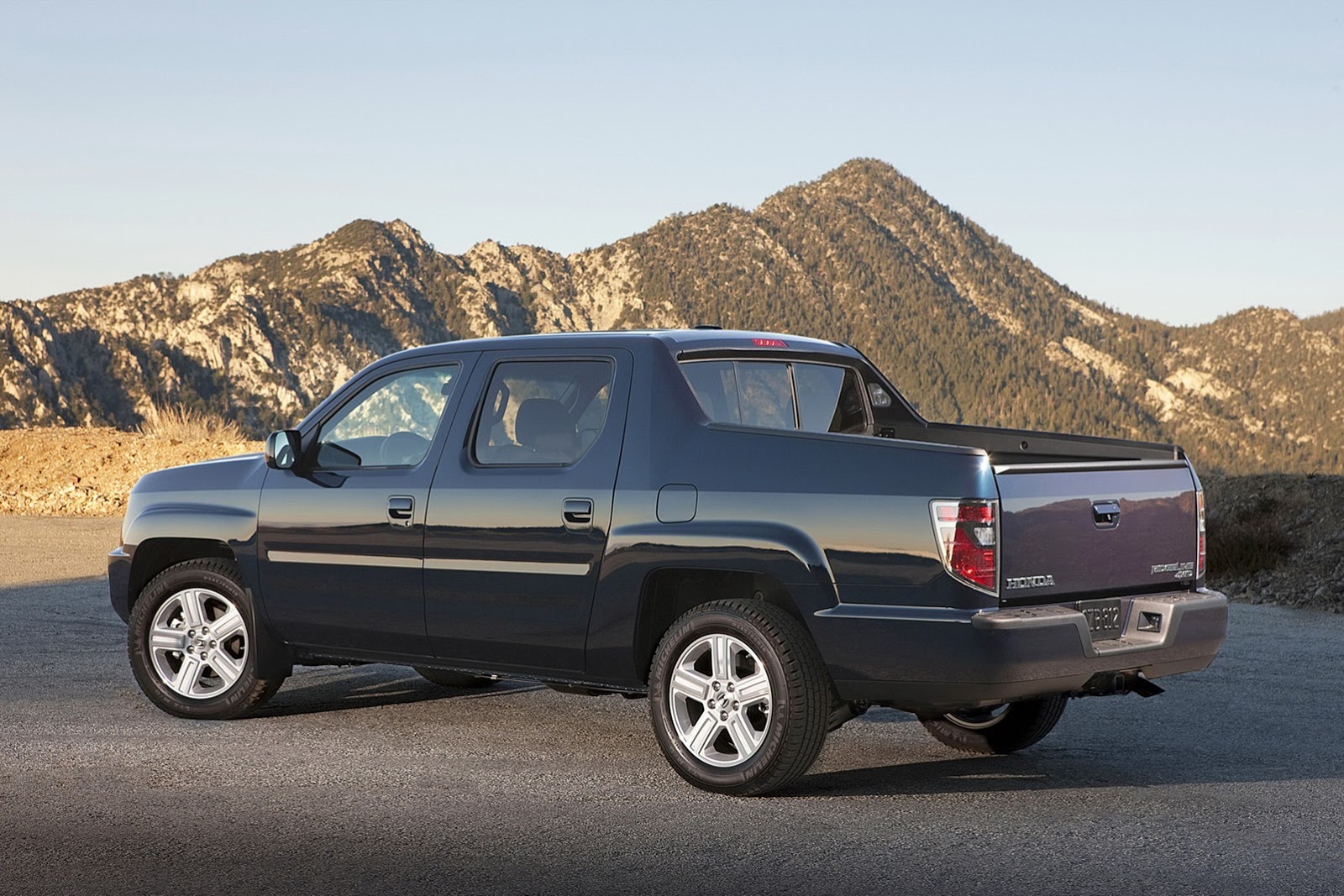 [2014_Honda_Ridgeline_RTL_03%255B2%255D.jpg]