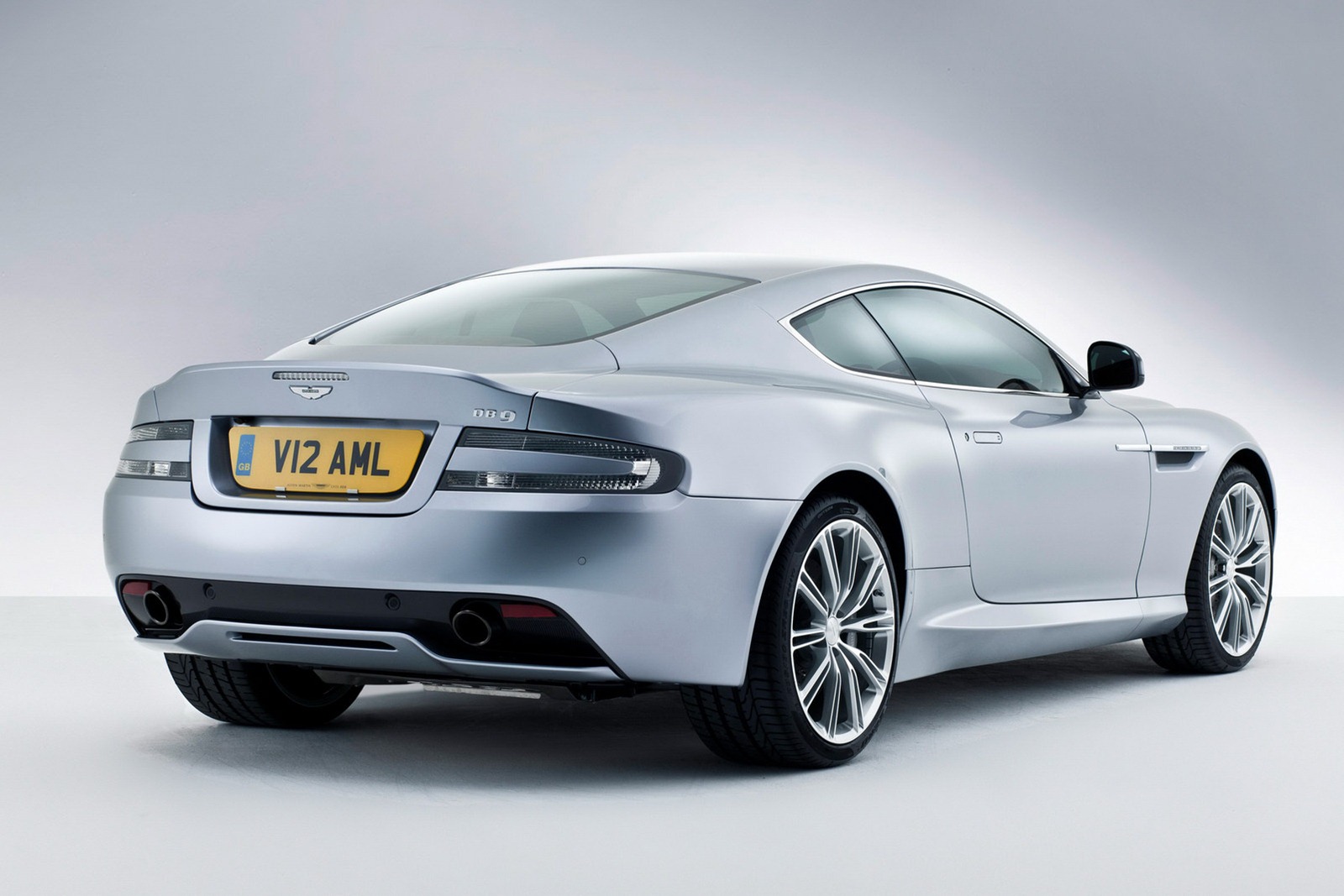 [2013-Aston-Martin-DB9-12%255B2%255D.jpg]