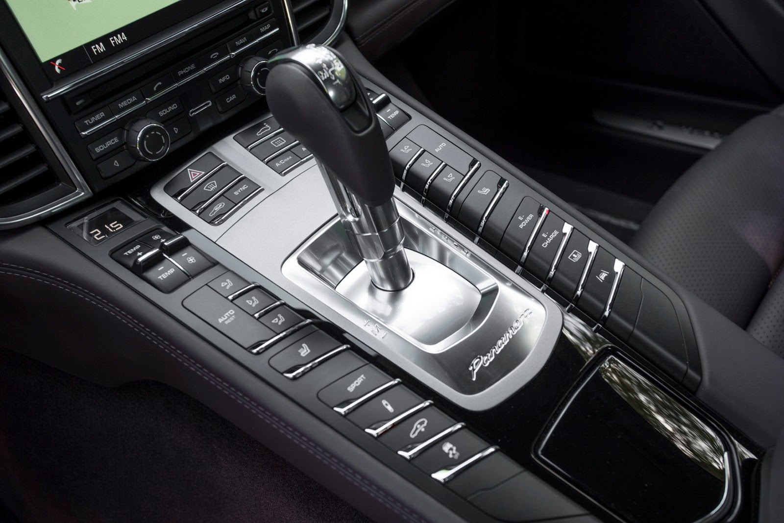 [2014-Porsche-Panamera-34%255B2%255D.jpg]