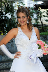 Fotos do evento Margareth + Higor. Foto numero 0027 do Studio Caldas, do Rio de Janeiro, RJ. Lincoln Caldas e equipe fazem fotos de casamento (fotografias de casamentos), fotos de making-of (making of de noiva), fotos em estudio (ensaios fotograficos), fotos de casal (ensaios fotograficos de e-session), fotos de familia, videos de casamento (filmagem de casamentos), videos de making-of e clipes de casamento. Fotojornalismo e videojornalismo no Rio de Janeiro, RJ. fotos casamento rio de janeiro fotografias casal rj foto eventos familia noiva ensaio fotografico videos galeria noivas fotografo evento casar retrato fotografía decoração para álbum festa famoso fotografos casamentos