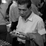 Shanghai - Pets market - L'homme au criquet