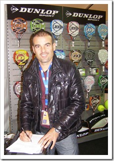 Willy Lahoz renueva con DUNLOP para 2012: 12 a&ntilde;os de confianza mutua.