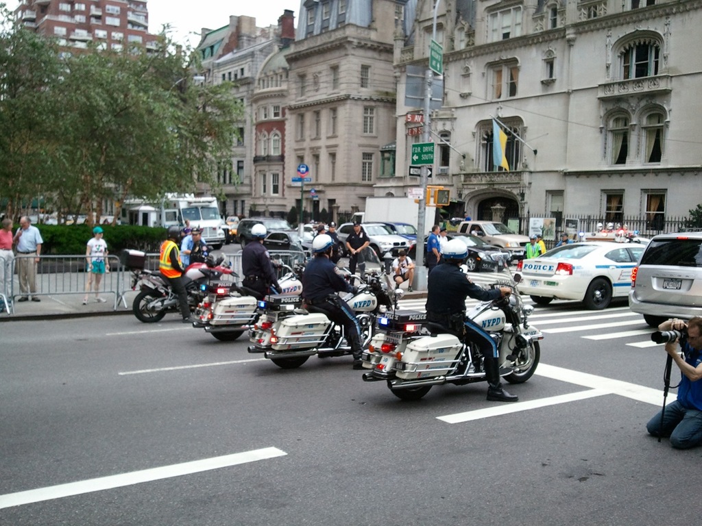 [cops-leading-the-way3.jpg]